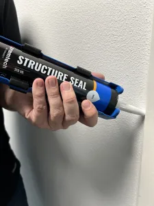 Unser Spachtel mit Körnung repariert Ihre verputzte Wand oder Decke